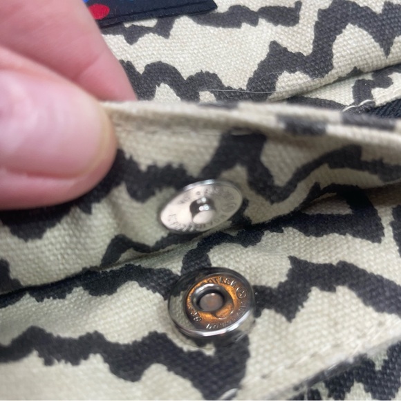 Kavu Canvas Brown & Cream Crossbody - Picture 12 of 13